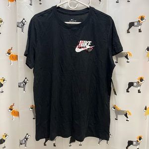 NWT Nike Women’s t-shirt